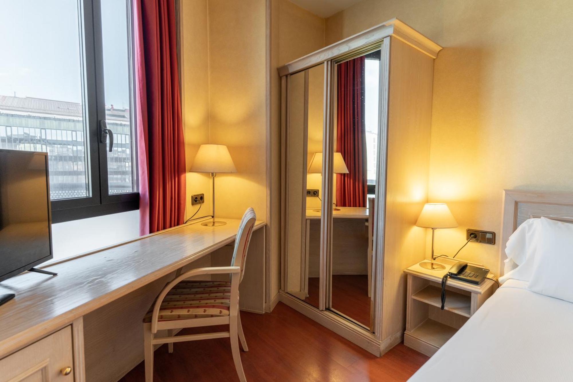 Sunotel Junior Barcelona Exterior photo